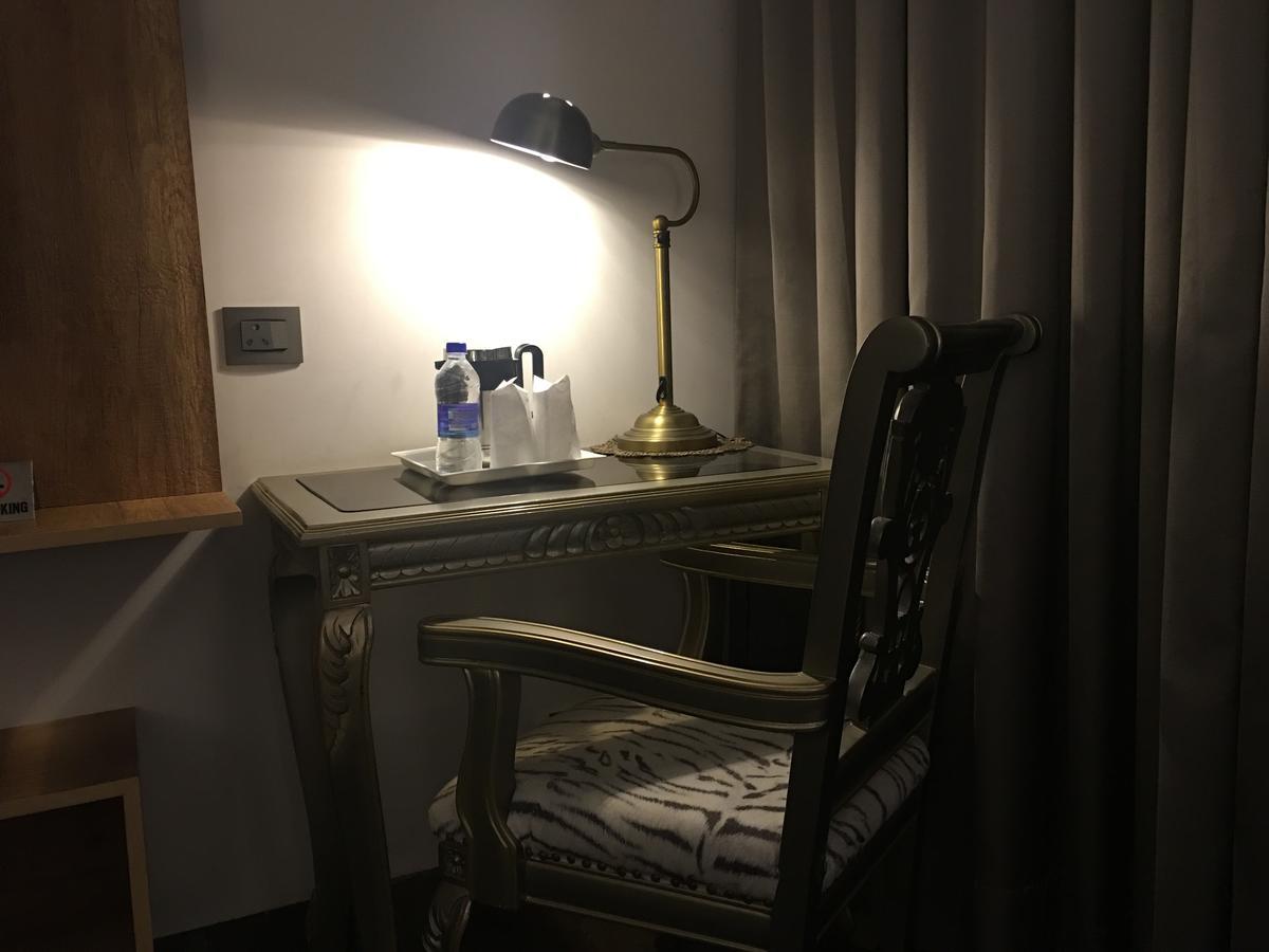 Hotel Posh Chandīgarh Exteriér fotografie