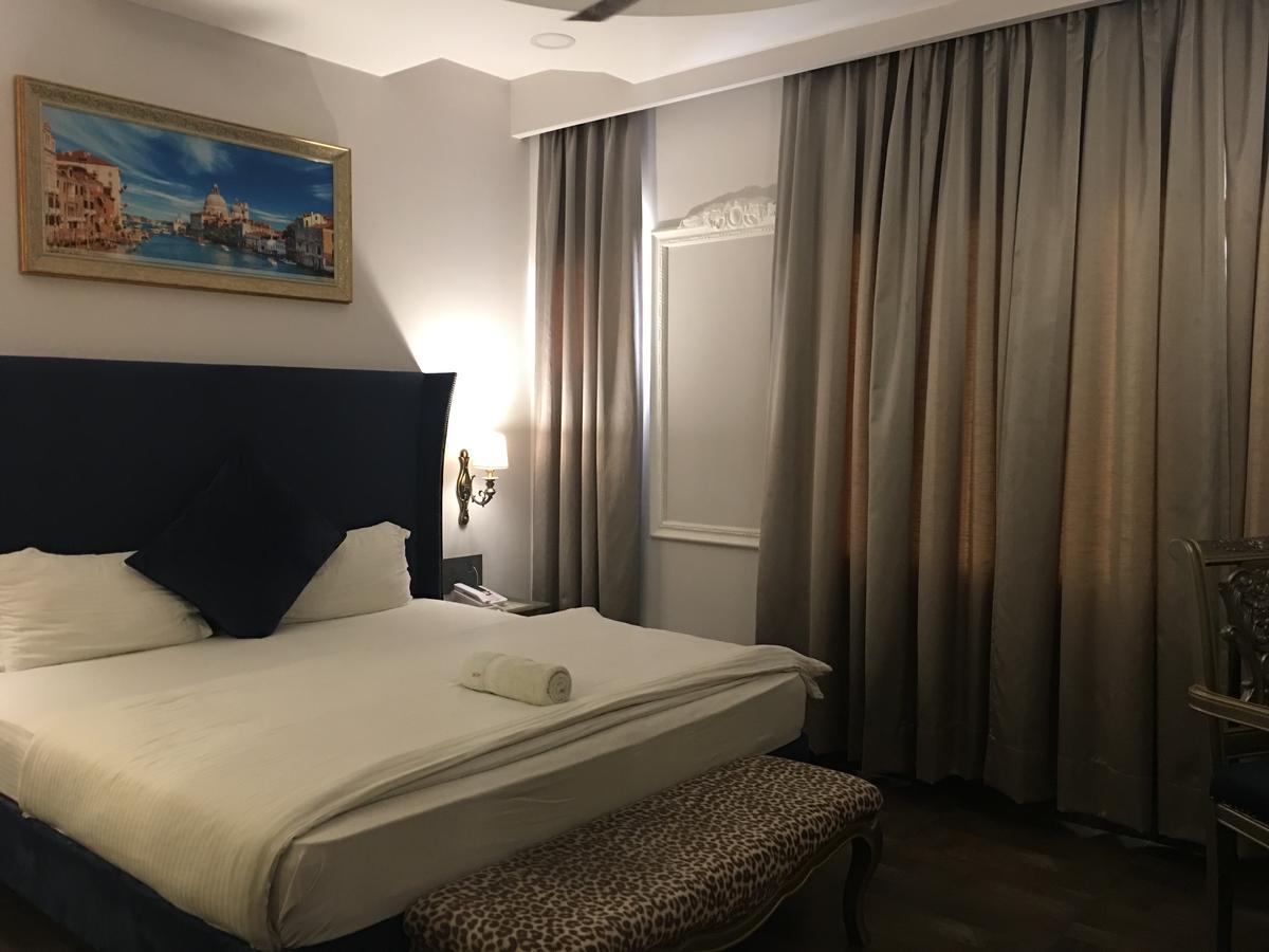 Hotel Posh Chandīgarh Exteriér fotografie