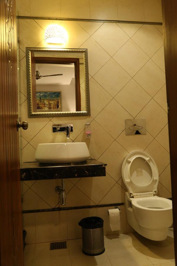 Hotel Posh Chandīgarh Exteriér fotografie
