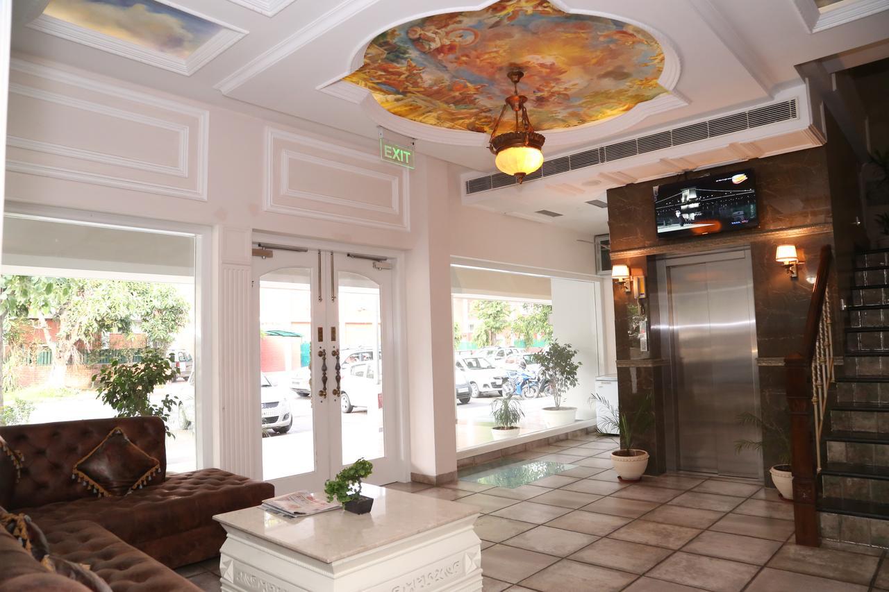 Hotel Posh Chandīgarh Exteriér fotografie