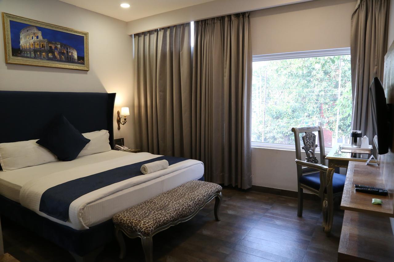 Hotel Posh Chandīgarh Exteriér fotografie