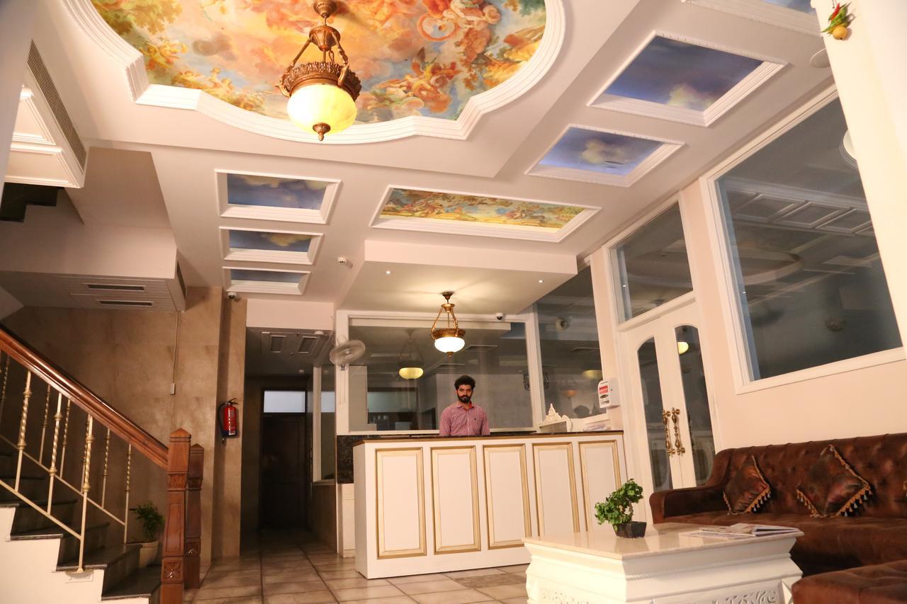 Hotel Posh Chandīgarh Exteriér fotografie
