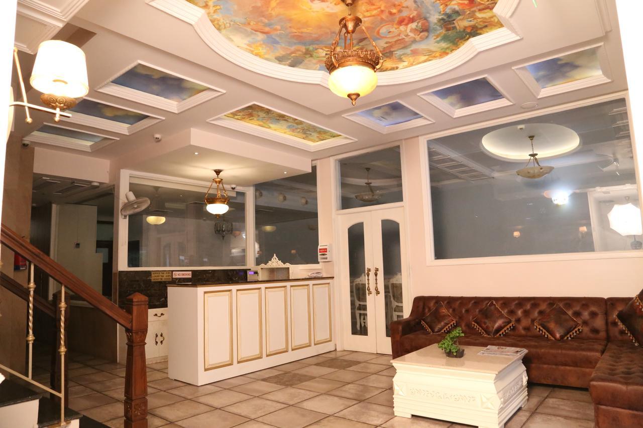 Hotel Posh Chandīgarh Exteriér fotografie