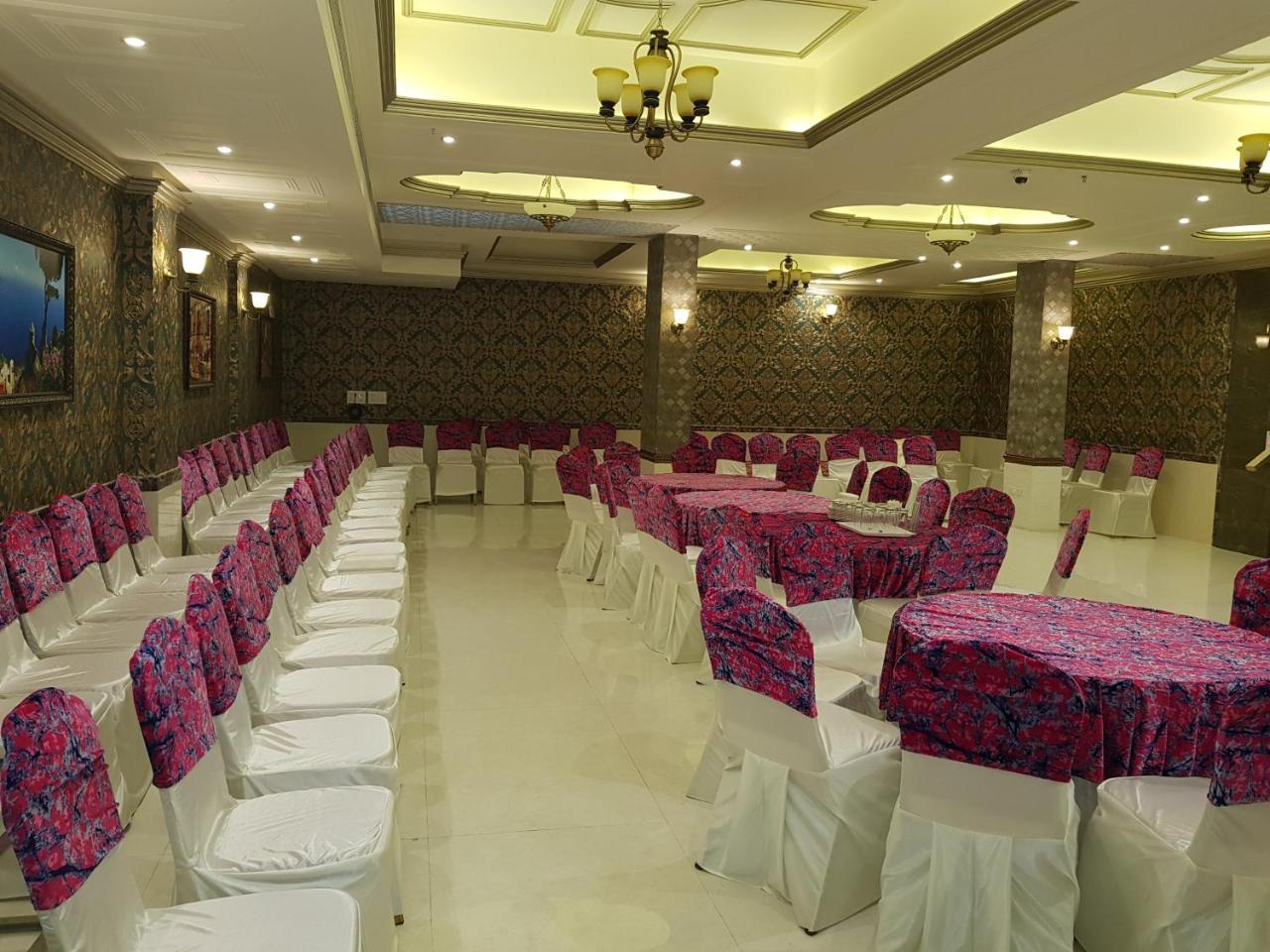 Hotel Posh Chandīgarh Exteriér fotografie